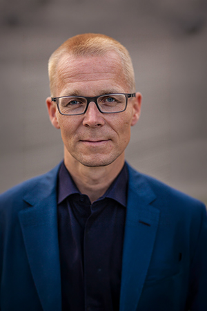 NSL_Portrait_Dr-Tobias_Ernst